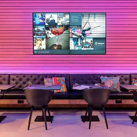 Hotell Moxy Munich Messe