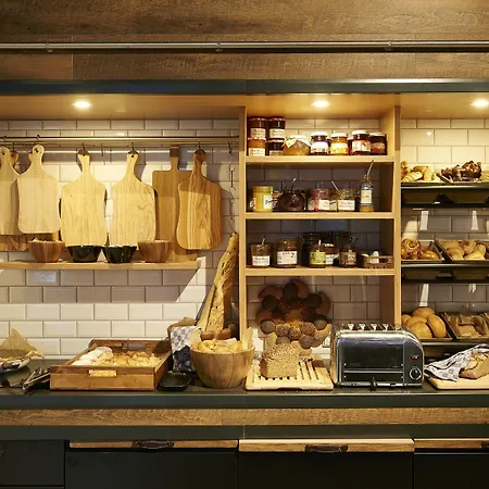 Hotel Moxy Munich Messe 4*