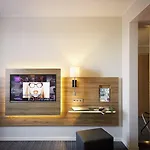 Hotel Moxy Munich Messe 4*