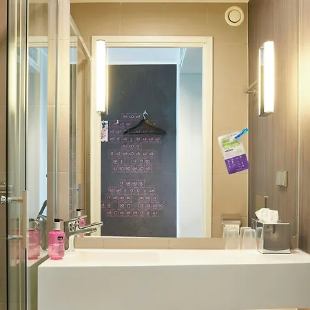 Hotel Moxy Munich Messe 4*