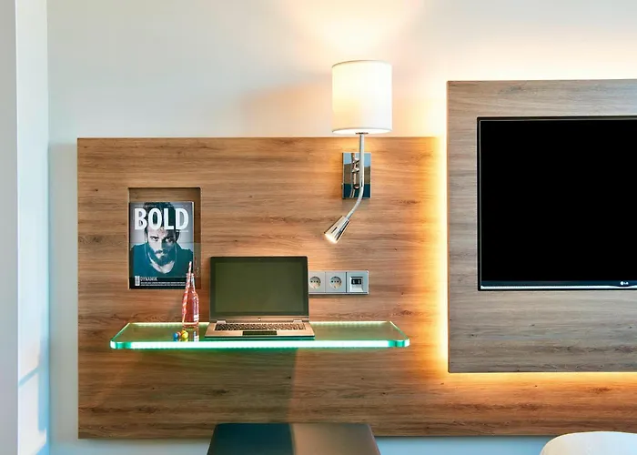 Hotel Moxy Munich Messe 4*
